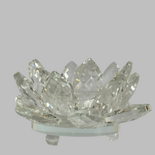 Carica l'immagine nel visualizzatore di Gallery, Crystal Lotus Flower Candle Holder