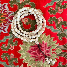 Carica l&#39;immagine nel visualizzatore di Gallery, Impermanence Beads - 108 Skull mala
