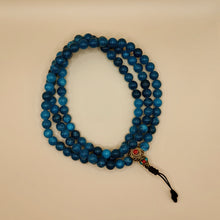Carica l'immagine nel visualizzatore di Gallery, 108 Mala - Apatite Blu
