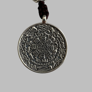 Tibetan Buddhism Amulet - 8 Auspicious signs and astrology